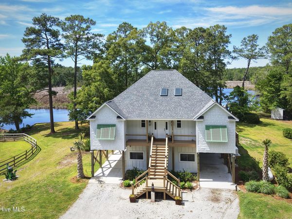 1002 Howells Road, Grantsboro, NC 28529