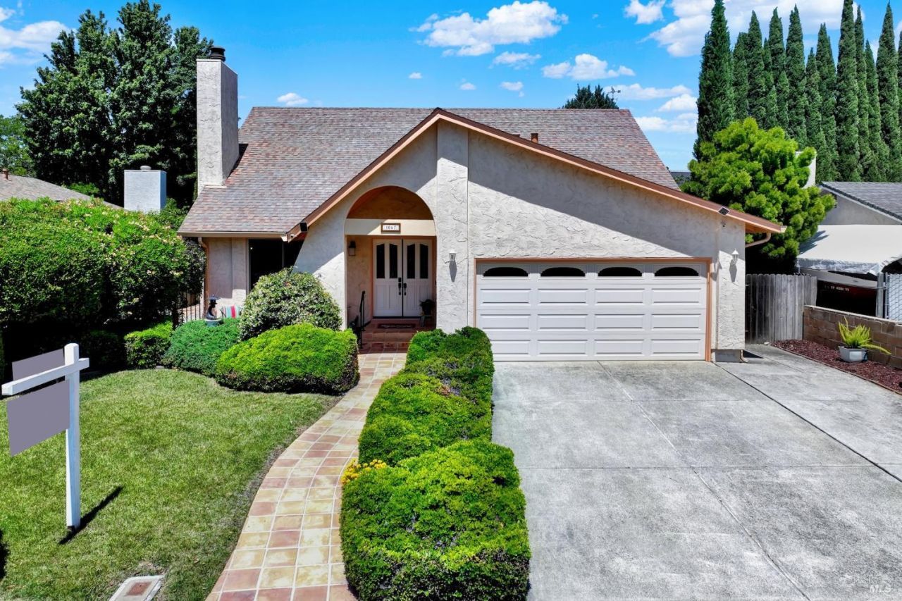 1067 Woodridge Drive, Vacaville, CA 95687 Main Photo