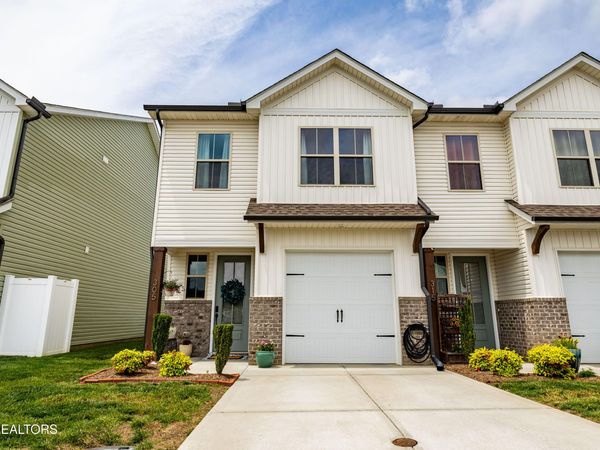 305 Harper Village Way, Lenoir City, TN 37771