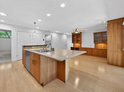 6301 Longridge Way, Sacramento, CA 95831 Photo