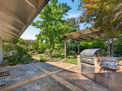 6301 Longridge Way, Sacramento, CA 95831 Photo