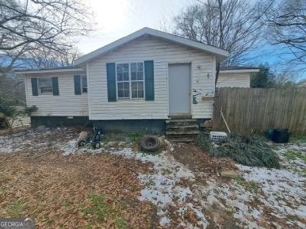 37 Textile Avenue, Lavonia, GA 30553