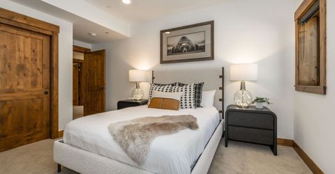 9141 Heartwood Drive, Truckee, CA 96161 Photo
