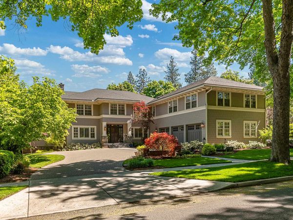 845 E Overbluff Rd, Spokane, WA 99203