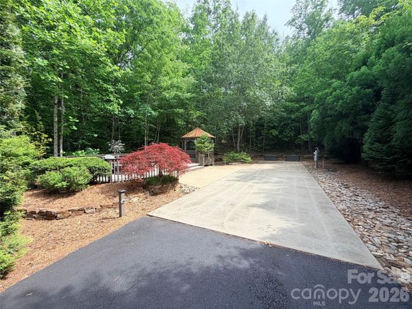 104 Willis Way , Lake Lure, NC 28746