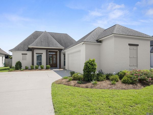 38179 Meadow Rue Dr, Prairieville, LA 70769