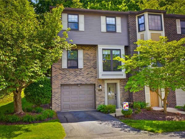 762 Windvue Dr , Pittsburgh, PA 15205