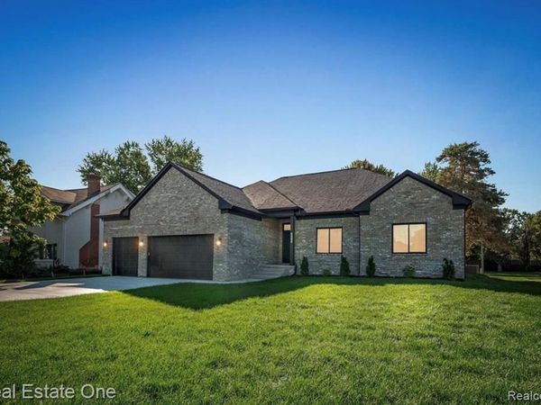 5636 Paris Drive, Sterling Heights, MI 48310