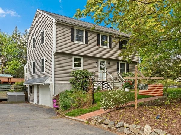 7 Byfield Rd, Groveland, MA 01834