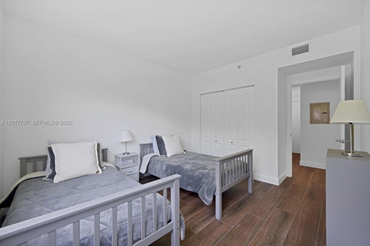 19601 E Country Club Dr , Unit 7108, Aventura, FL 33180 Photo