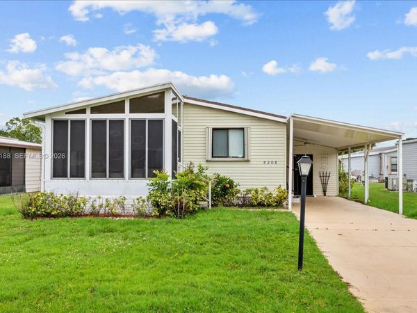 8208 W Bitterbush Ln, Port St. Lucie, FL 34952
