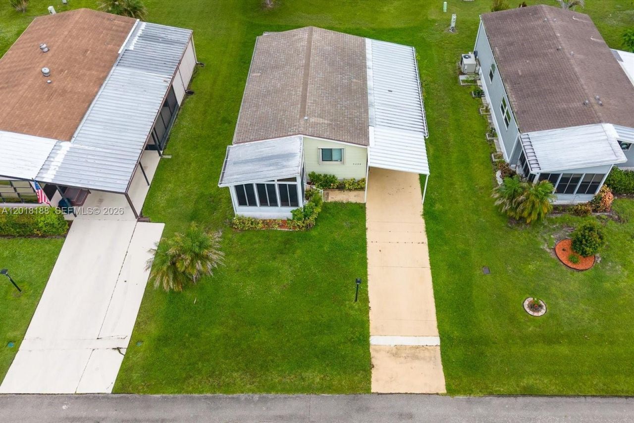 8208 W Bitterbush Ln, Port Saint Lucie, FL 34952 Photo