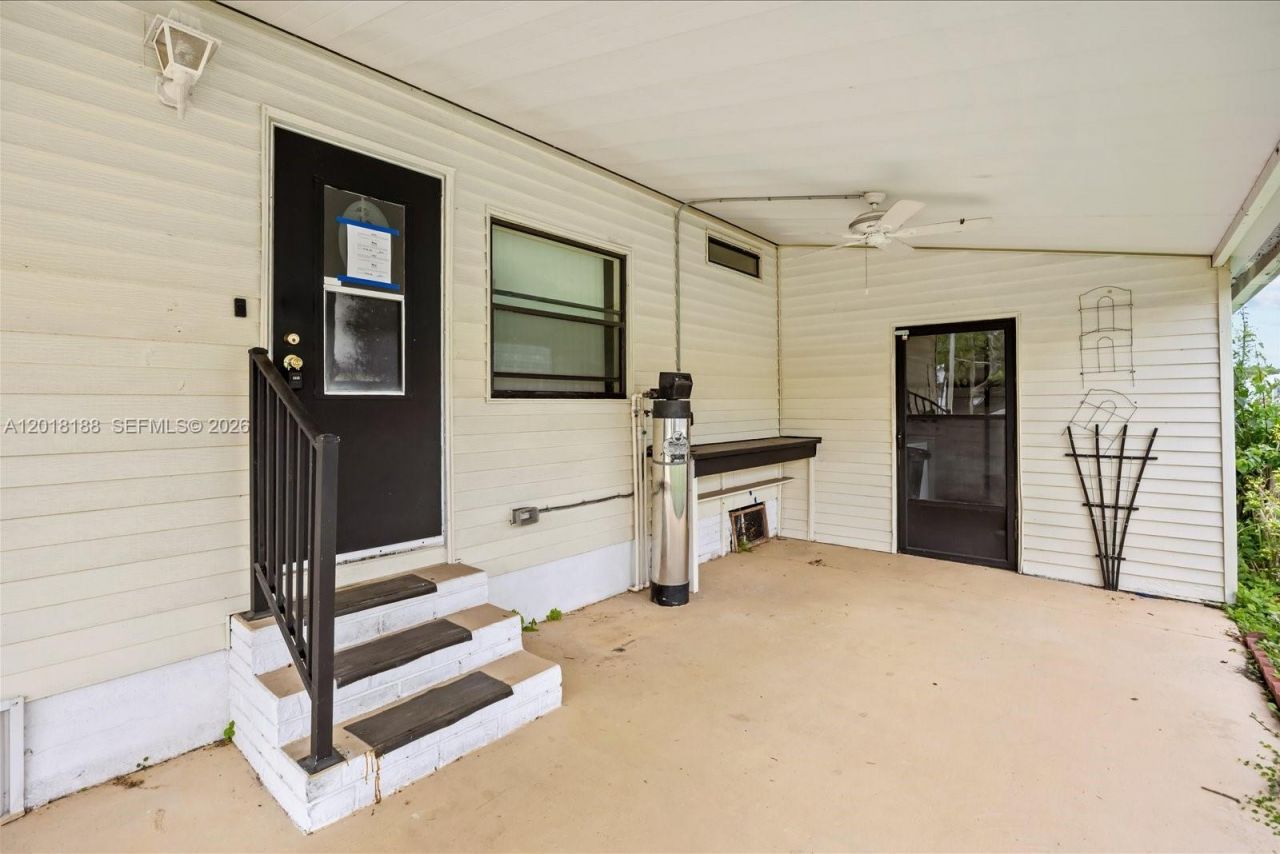 8208 W Bitterbush Ln, Port Saint Lucie, FL 34952 Photo