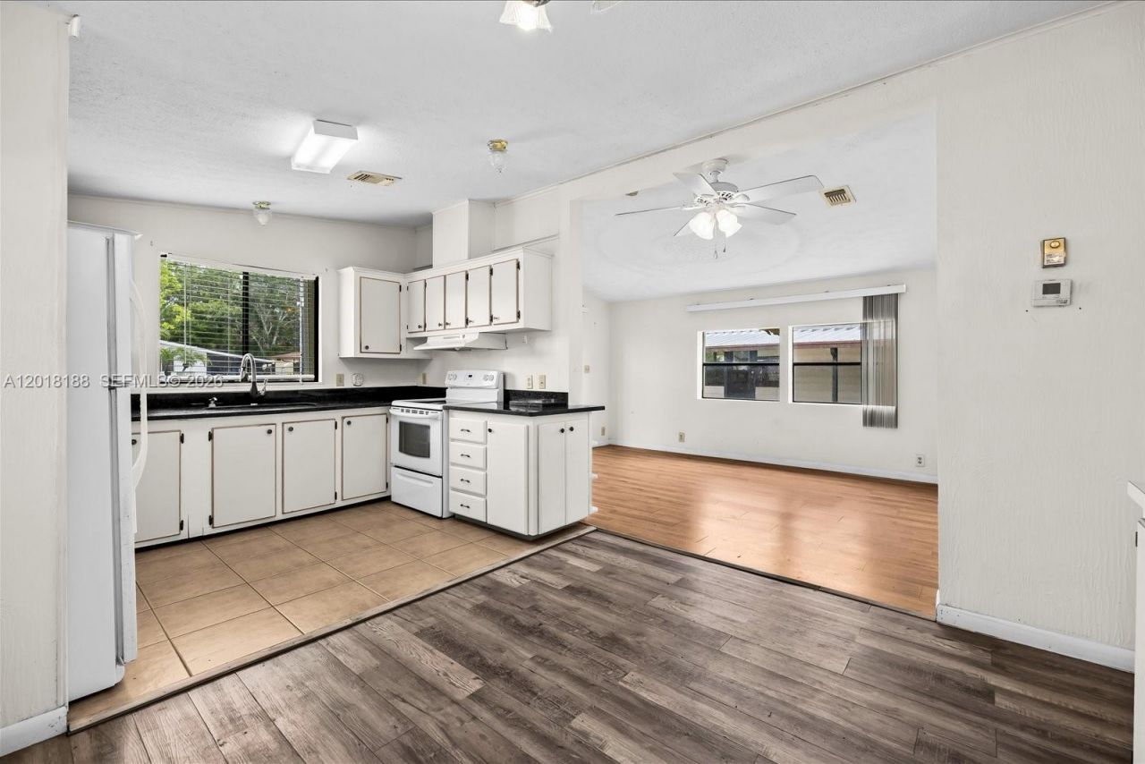 8208 W Bitterbush Ln, Port Saint Lucie, FL 34952 Photo