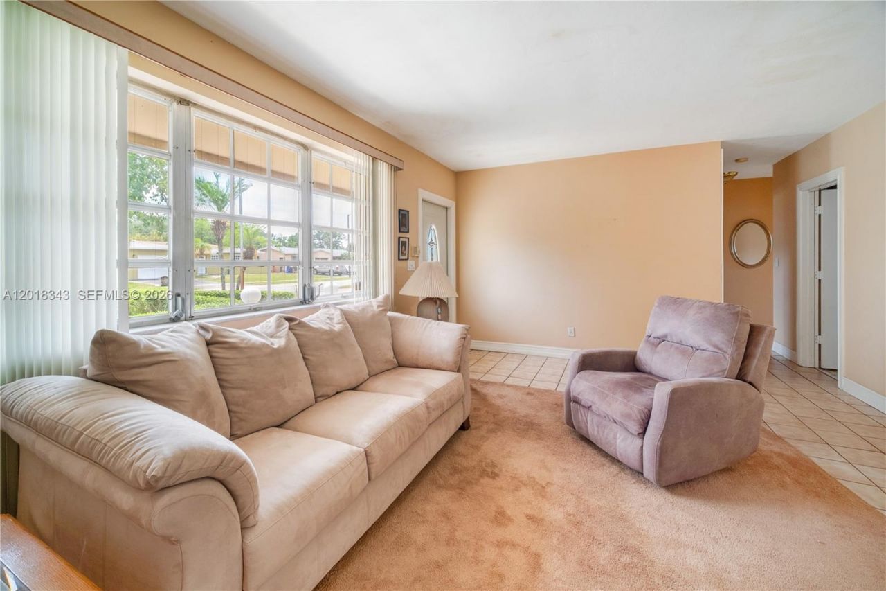 810 NW 78th Ave, Pembroke Pines, FL 33024 Photo