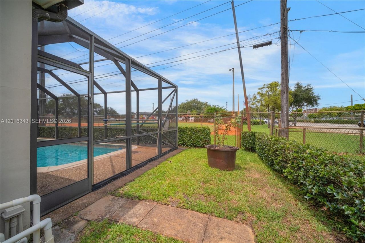 810 NW 78th Ave, Pembroke Pines, FL 33024 Photo