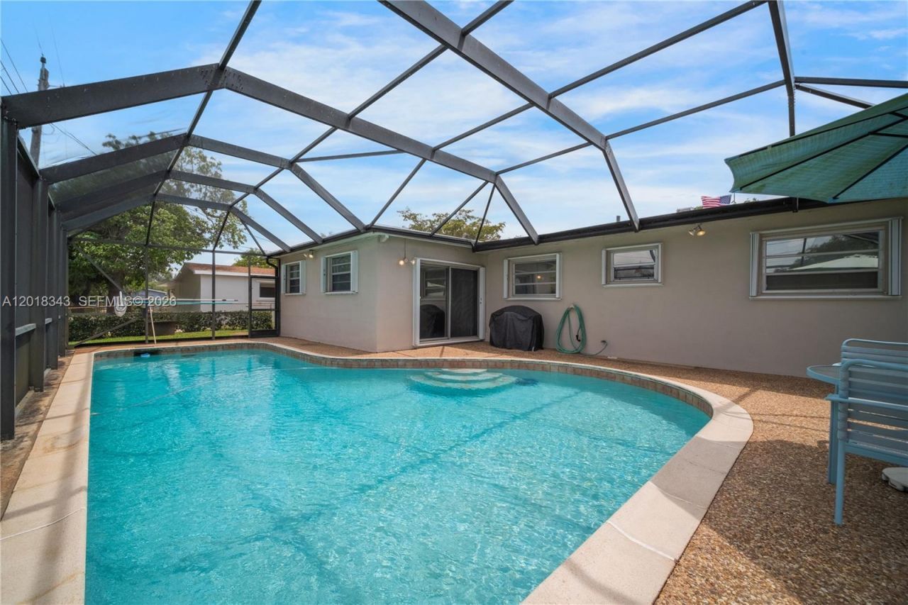810 NW 78th Ave, Pembroke Pines, FL 33024 Photo