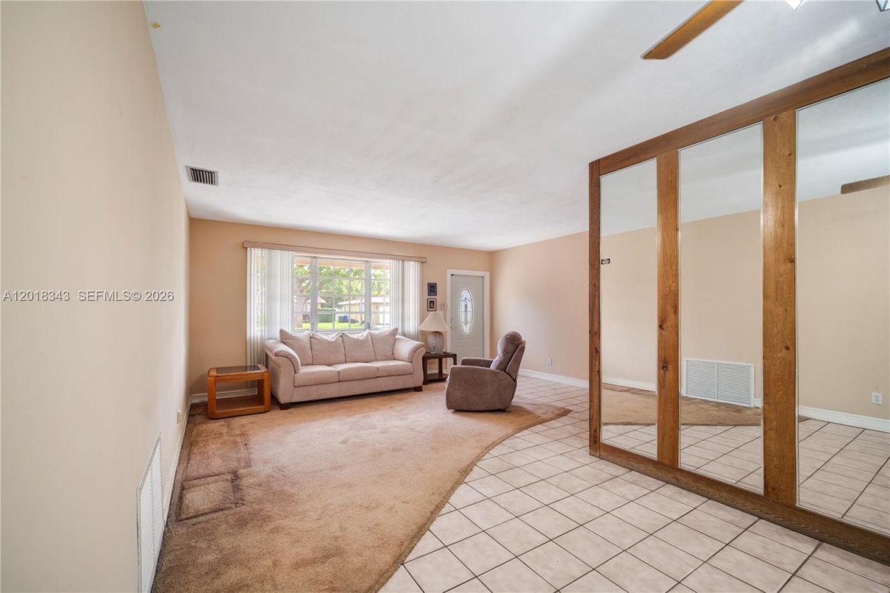810 NW 78th Ave, Pembroke Pines, FL 33024 Photo