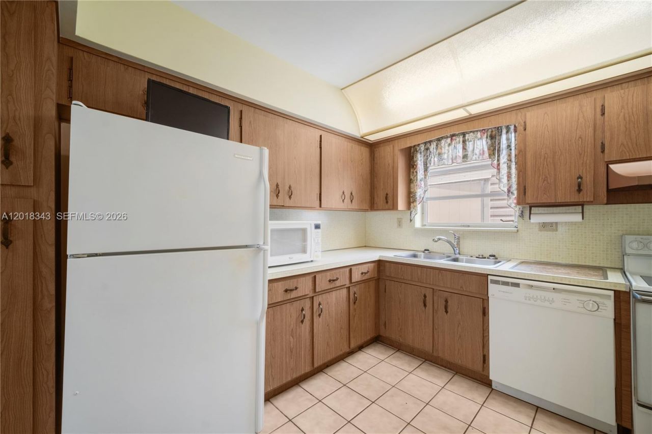 810 NW 78th Ave, Pembroke Pines, FL 33024 Photo