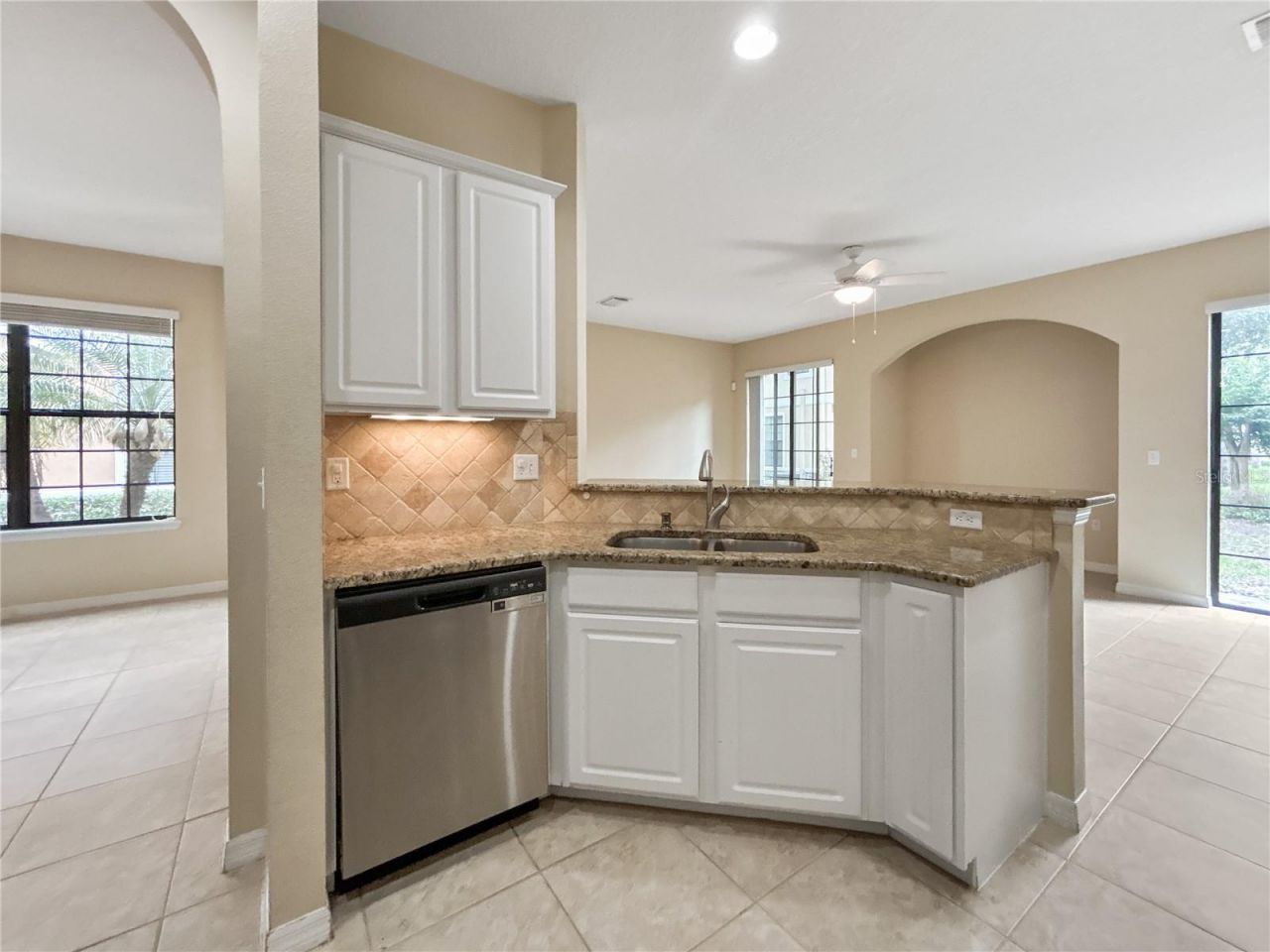 16615 Kingletside Court , Lithia, FL 33547 Photo
