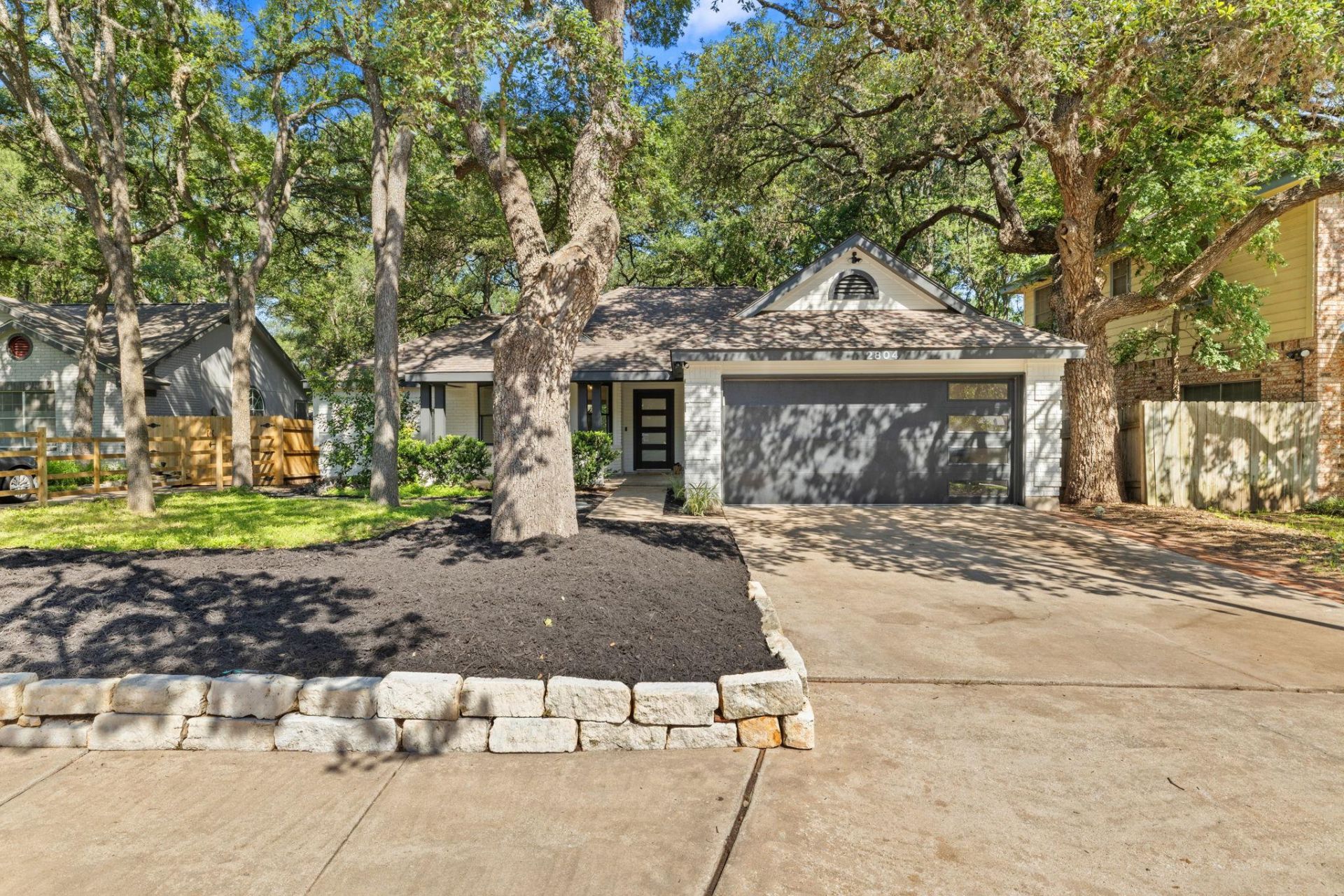 2804 Allison Dr, Austin, TX 78741 Main Photo