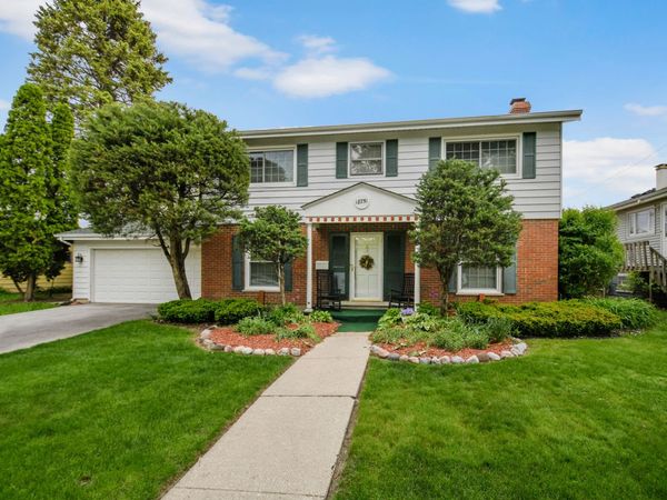18751 Kings Road , Homewood, IL 60430