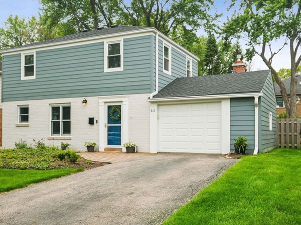 611 E Davis Street , Arlington Heights, IL 60005