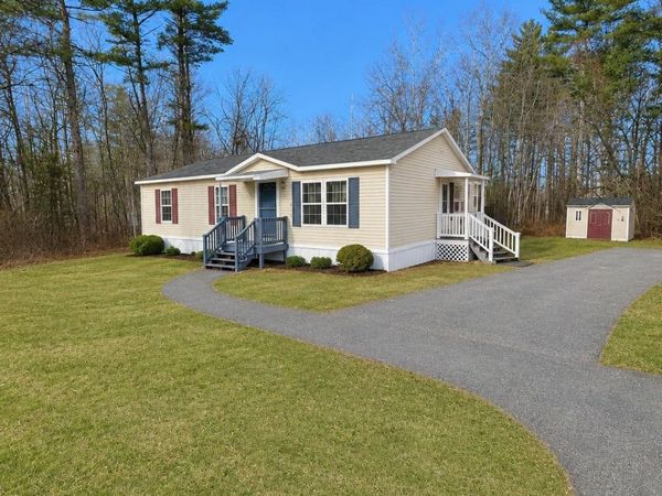 47 Campbell Drive, Salem, NH 03079