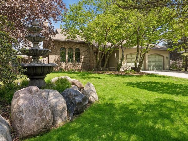 717 Marie Avenue W, Mendota Heights, MN 55118