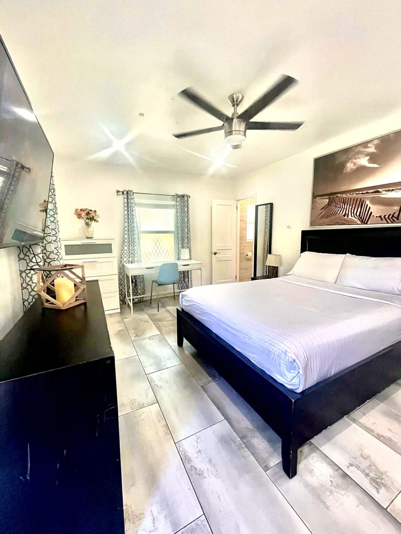 626 NE 17th Way, Fort Lauderdale, FL 33304 Photo