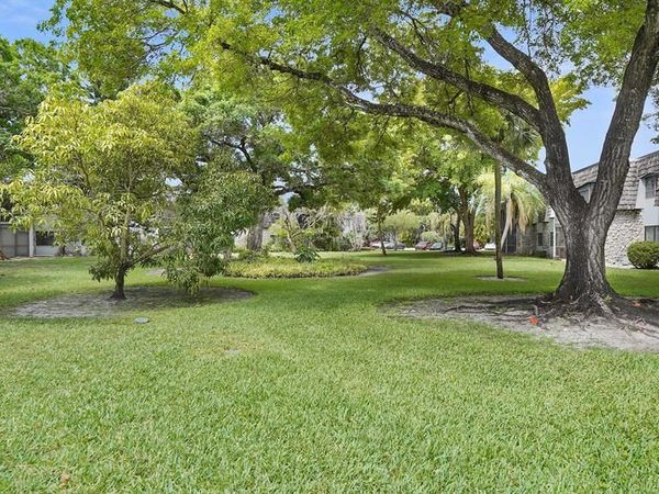 3105 Oakland Shores Drive, Unit J207, Oakland Park, FL 33309