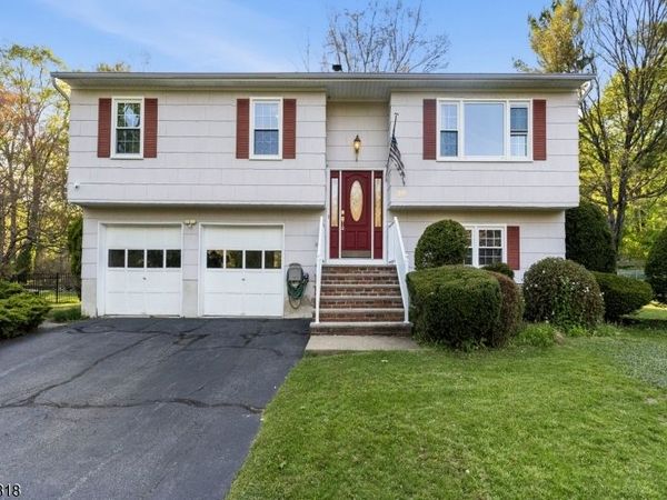 29 Albertine Pl, West Milford, NJ 07438