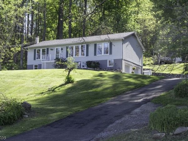 25 Hope Rd, Liberty, NJ 07838
