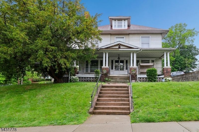 141 Aycrigg Ave, Passaic, NJ 07055 Main Photo