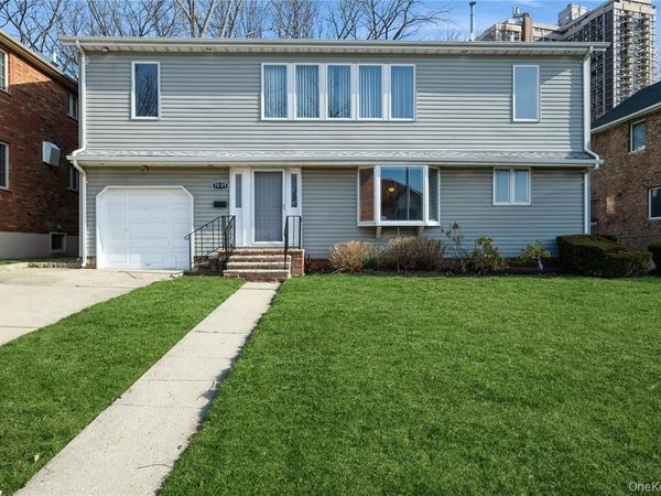 7009 267th Street , Glen Oaks, NY 11004