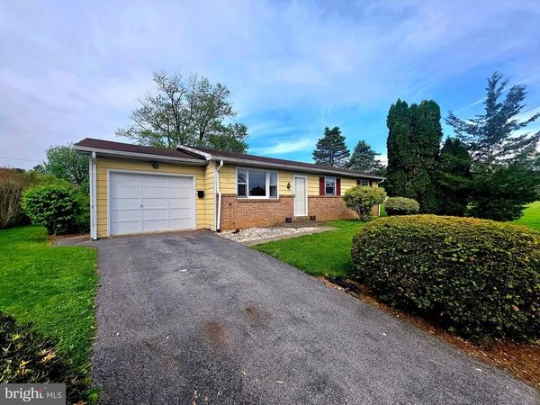 188 N HAZEL STREET, MANHEIM, PA 17545