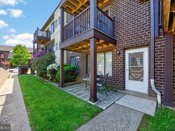 5200 HILLTOP DRIVE, Unit M5, BROOKHAVEN, PA 19015