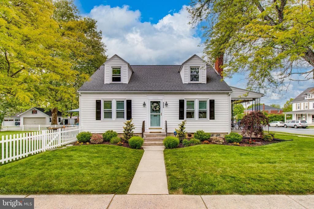 333 E Oak Street, Palmyra, PA 17078 Main Photo