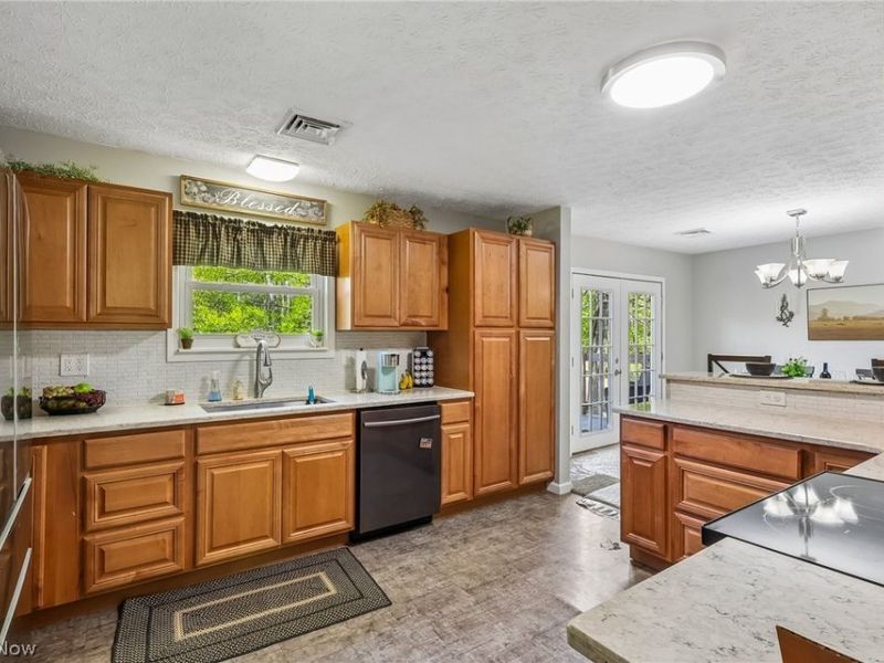 1570 N County Line Road, Madison, OH 44057 Photo 12