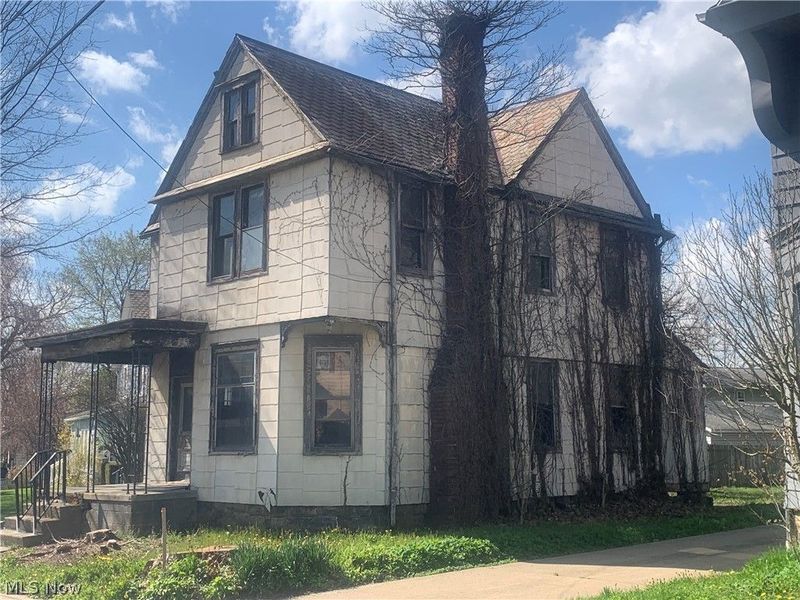 636 E Perry Street, Salem, OH 44460 Photo 2