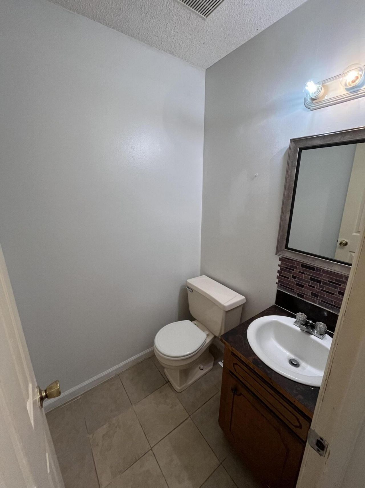 5040 Foxwood Drive Photo 10