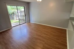 5040 Foxwood Drive photo 4