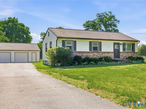 15219 Spruce Avenue , Chester, VA 23836