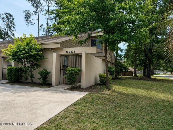 8565 WINDYPINE Lane, Jacksonville, FL 32244