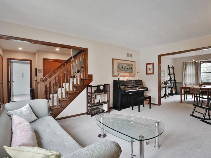 1041 Rutland Way, Columbus, OH 43085 Photo 8