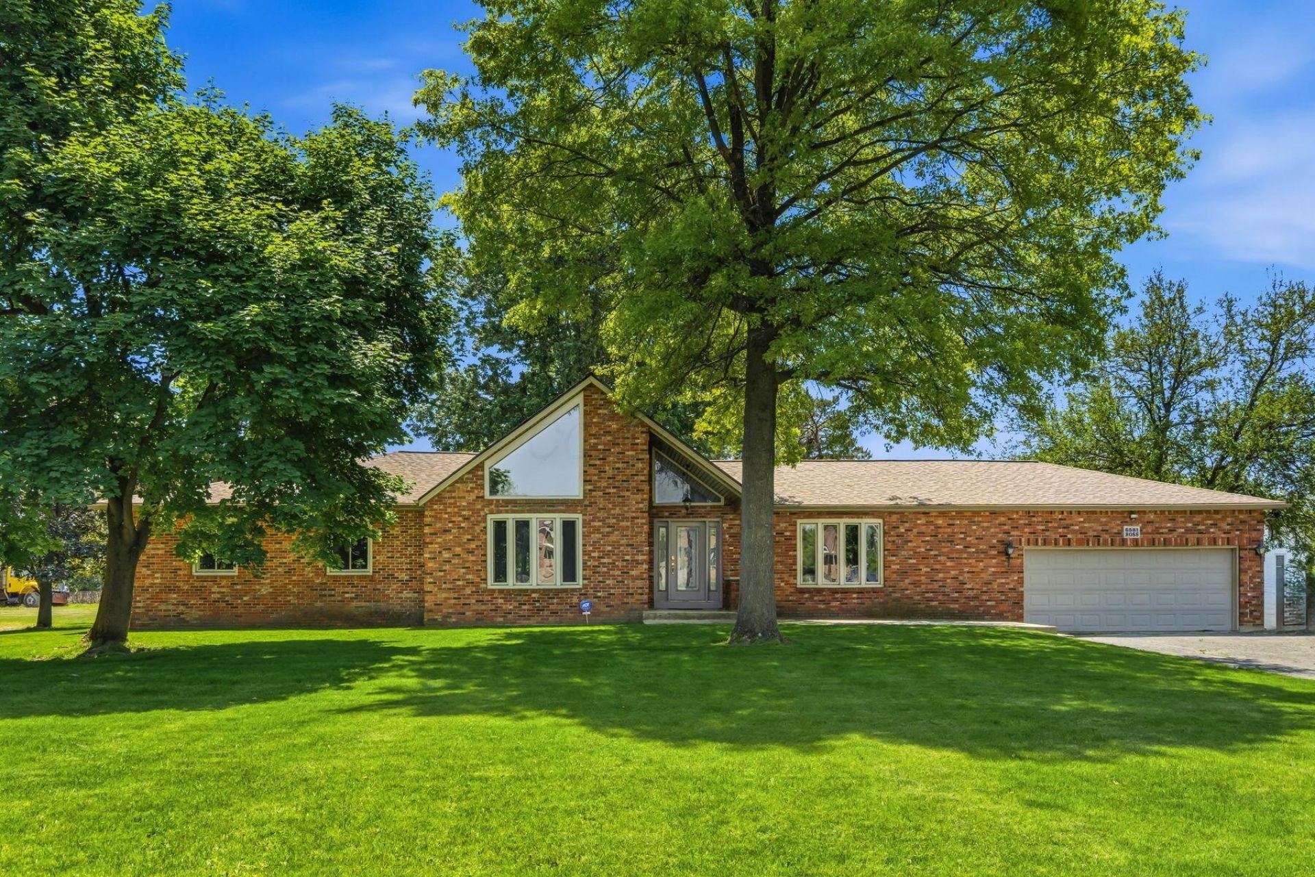 6581 Sherry Lane , Hilliard, OH 43026 Main Photo