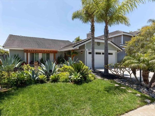 1821 Hawk View Drive, Encinitas, CA 92024