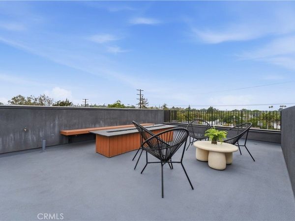 11700 Charnock, Los Angeles, CA 90066