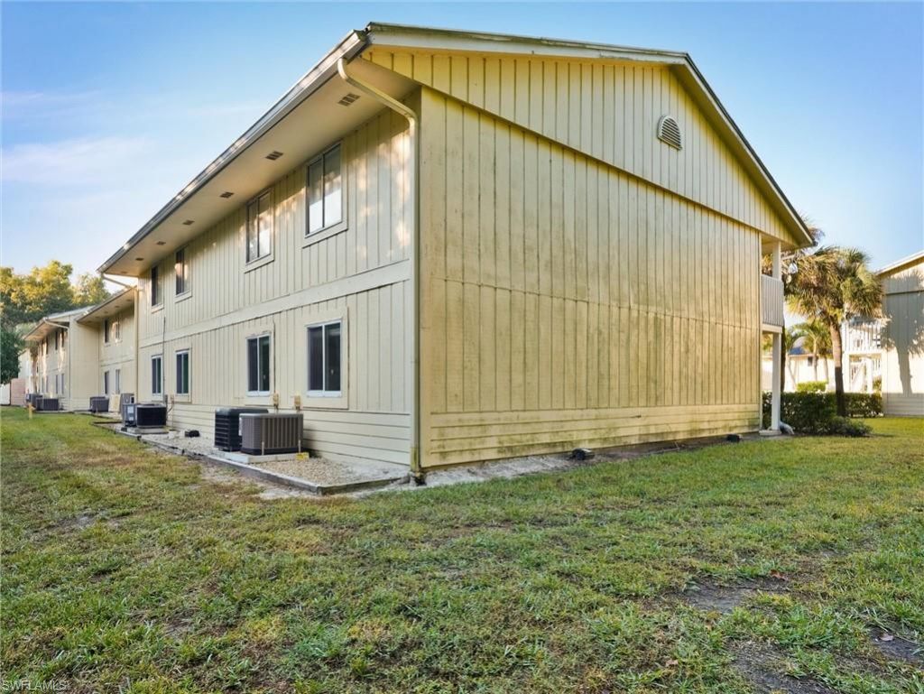 4621 Bayshore Dr , Unit Q1, Naples, FL 34112 Photo