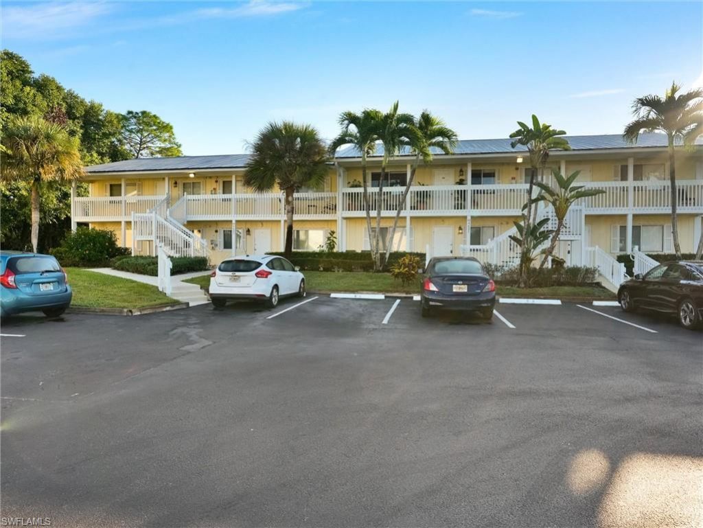 4621 Bayshore Dr , Unit Q1, Naples, FL 34112 Photo